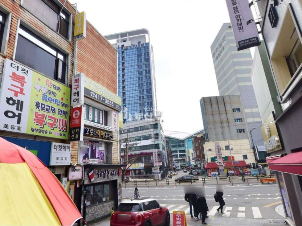 부산 중구 남포동4가 건물매매>부산 중구 남포동 상가건물매매 역세권 일반상업지역 건물매매 / 남포동 대로변 최고의 입지, 초역세권 상업용 건물 매매 매물번호 10212 사진 7