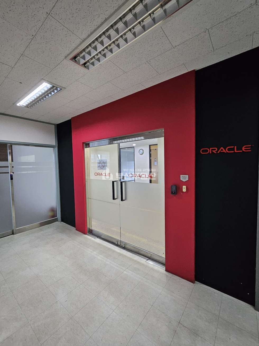 부산 해운대구 우동 해운대 센텀 사무실 임대｜KNN센터 ORACLE 사용 사무실, 가구 포함 즉시 입주 가능 [출처] 해운대 센텀 사무실 임대｜KNN센터 ORACLE 사용 사무실, 가구 포함 즉시 입주 가능|작성자 부산부동산 배프로 월세 매물번호 10349 사진 1