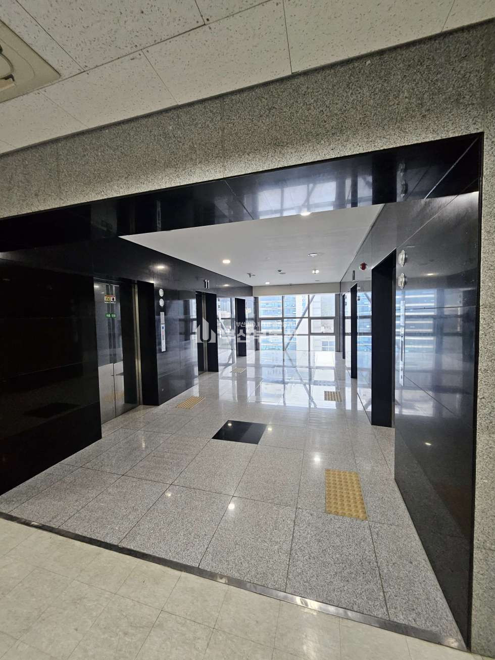 부산 해운대구 우동 해운대 센텀 사무실 임대｜KNN센터 ORACLE 사용 사무실, 가구 포함 즉시 입주 가능 [출처] 해운대 센텀 사무실 임대｜KNN센터 ORACLE 사용 사무실, 가구 포함 즉시 입주 가능|작성자 부산부동산 배프로 월세 매물번호 10349 사진 20