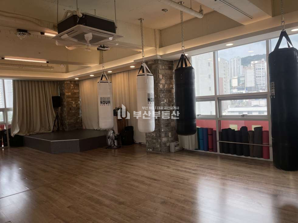 부산 연제구 연산동 부산시 연제구 전용면적 100평대 헬스장매매 양도양수 상가임대 연산동 상가임대 헬스장임대 매매 월세 매물번호 10073 사진 6
