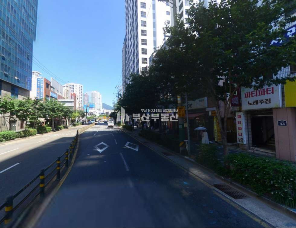 부산 부산진구 부전동 사무실임대>부산진구 부전동 사무실임대 서면역 역세권 소형 사무실 월세 :: 활용도 높은 2층 점포 16평 월세 매물번호 10201 사진 2
