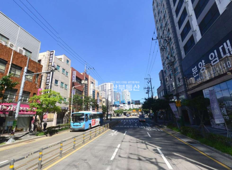 부산 부산진구 부전동 사무실임대>부산진구 부전동 사무실임대 서면역 역세권 소형 사무실 월세 :: 활용도 높은 2층 점포 16평 월세 매물번호 10201 사진 3