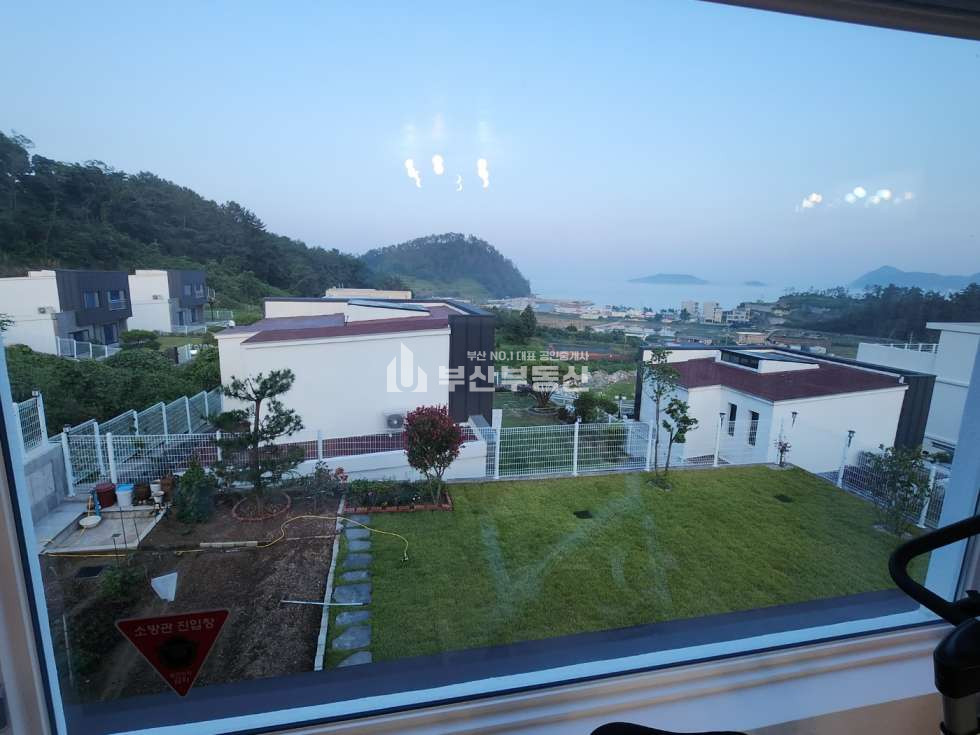 경남 거제시 장목면 1동 전원주택매매>경남 거제시 장목면 송진포리 전원주택매매 3층 신축건물 거제도 전원주택매매 :: 바다뷰와 텃밭이 있는 최적의 하우스 타운하우스 매매 매물번호 10213 사진 14